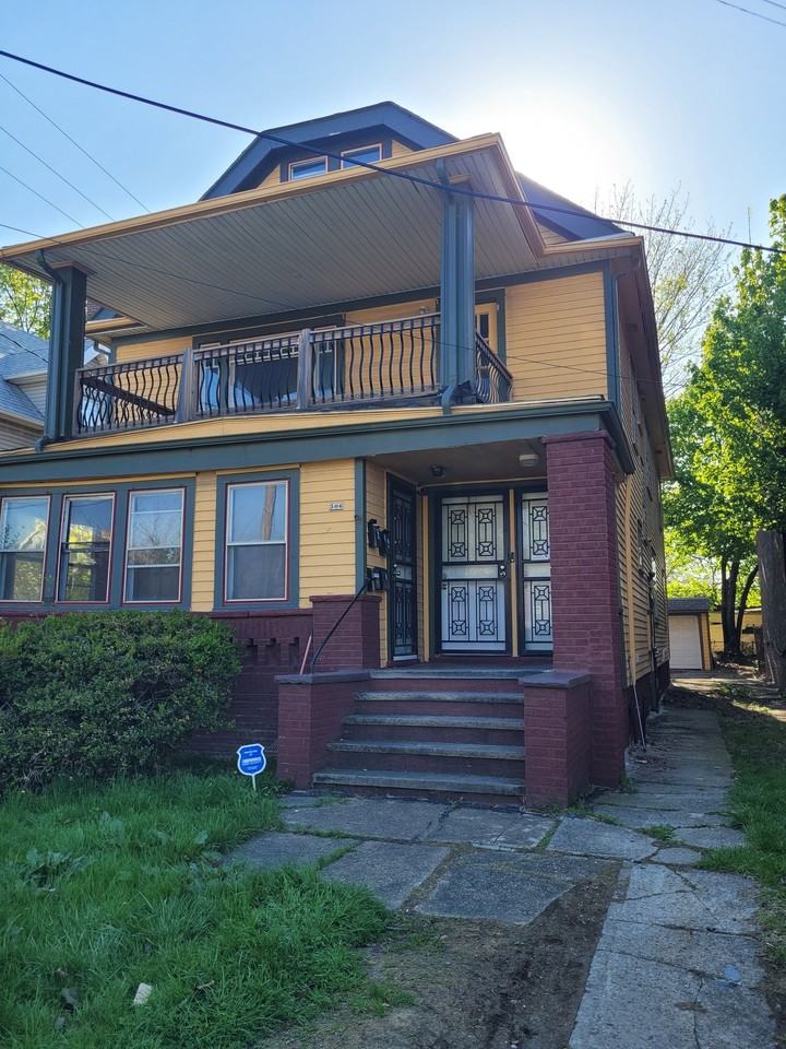 506 E 140th St