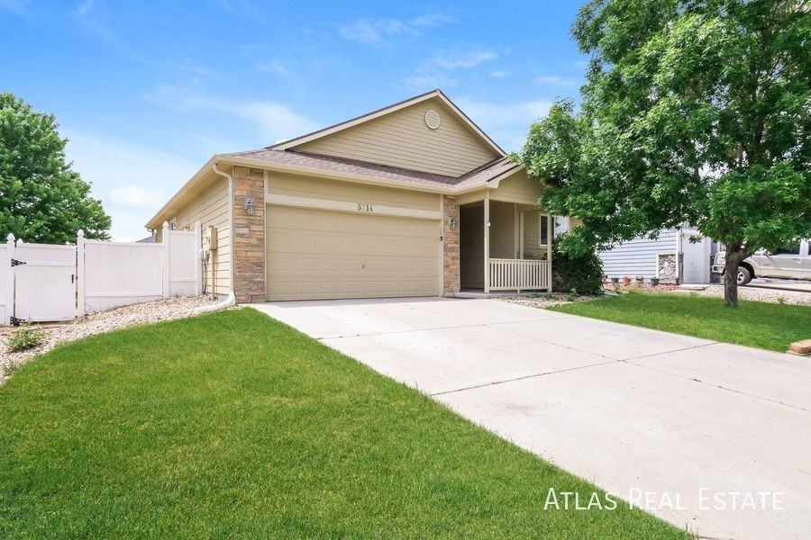 5714 Sauvignon St - Photo 2 of 23