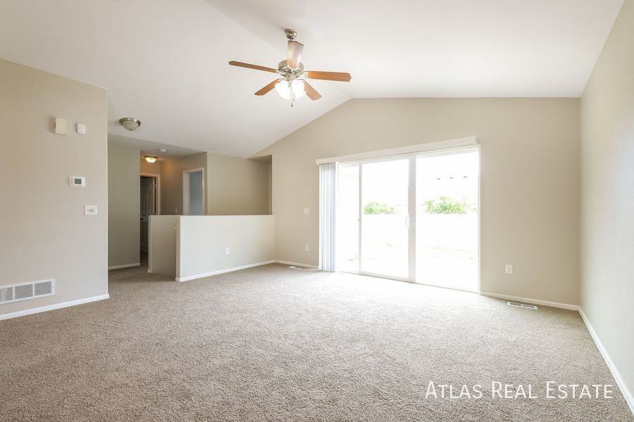 5714 Sauvignon St - Photo 3 of 23