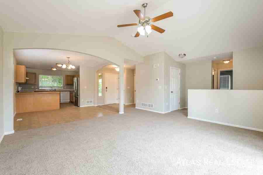 5714 Sauvignon St - Photo 4 of 23