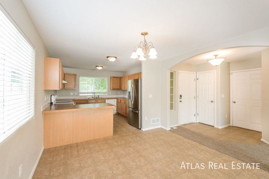 5714 Sauvignon St - Photo 6 of 23