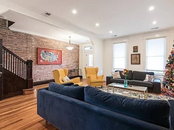 1008 8th St Ne - Photo 2 of 20