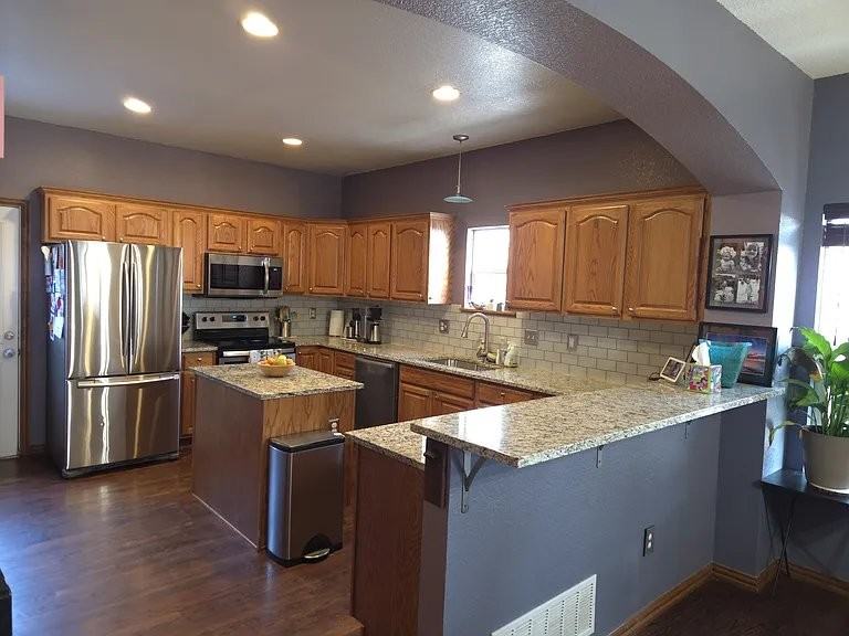 5215 Stuart St - Photo 5 of 20