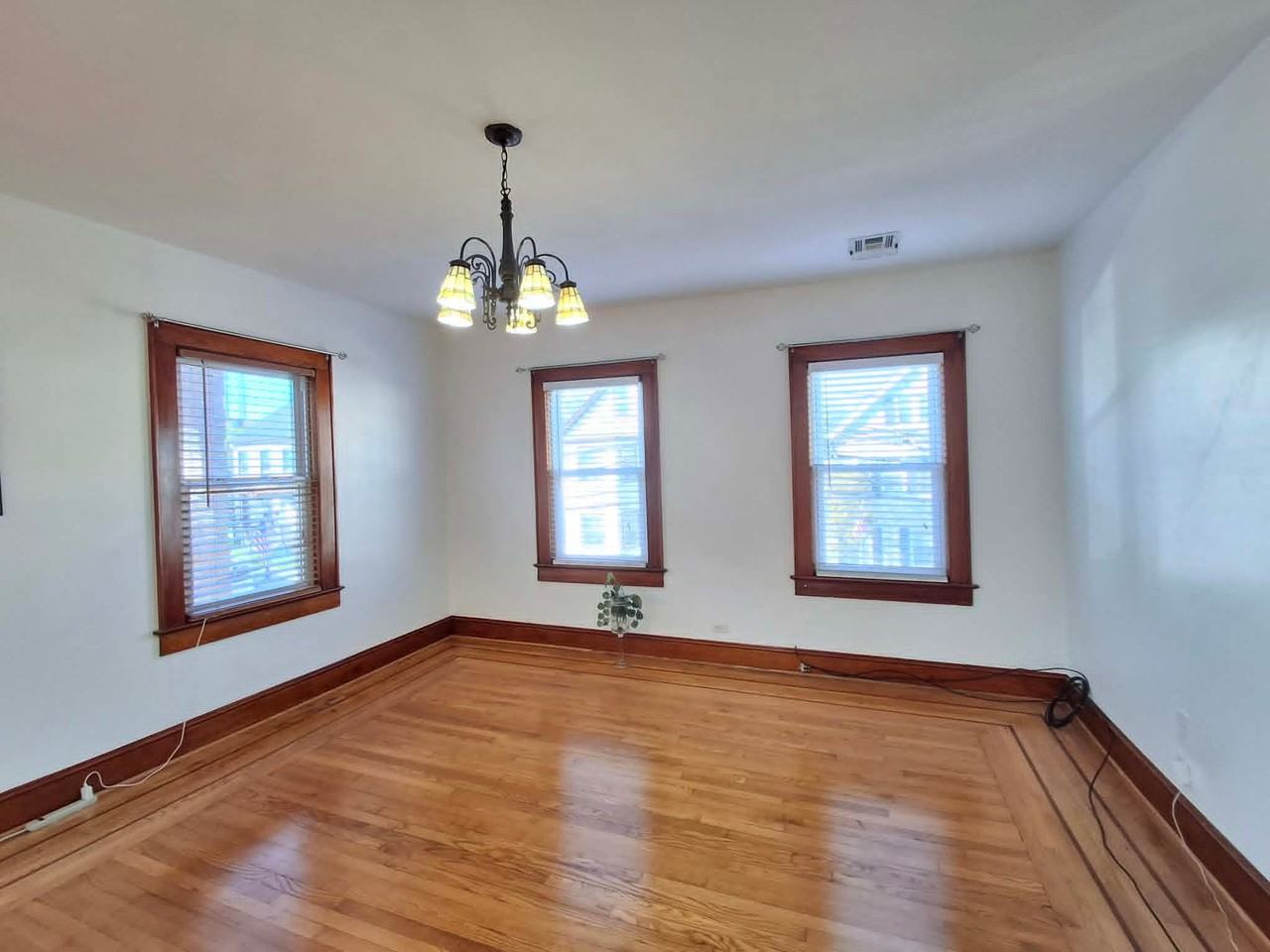 180 N Broadway #B - Photo 2 of 15