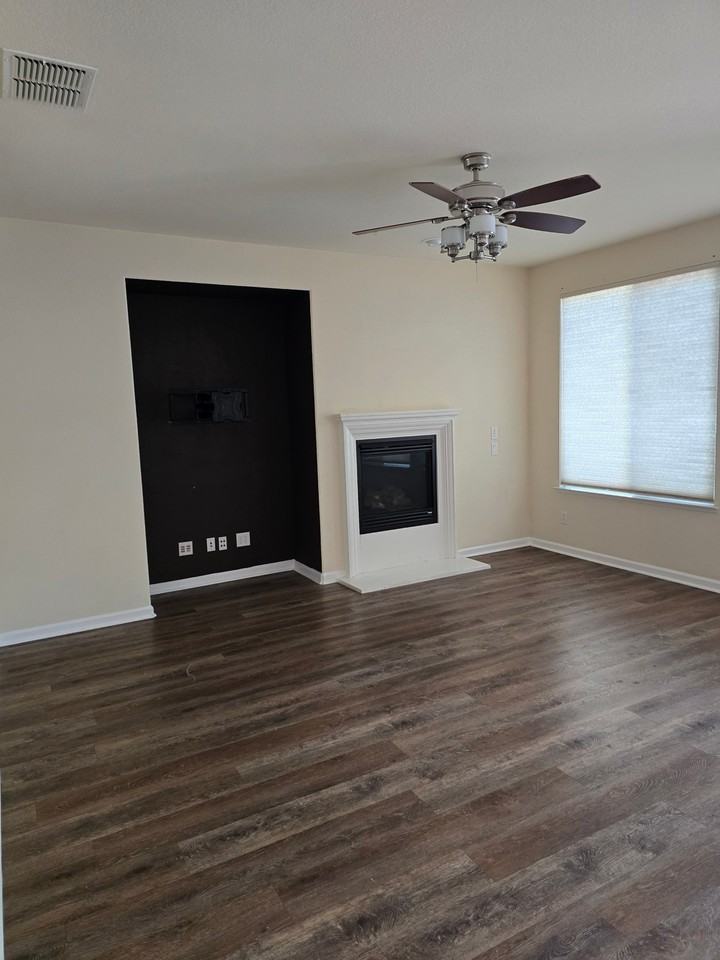 424 Leighton Ct - Photo 5 of 16