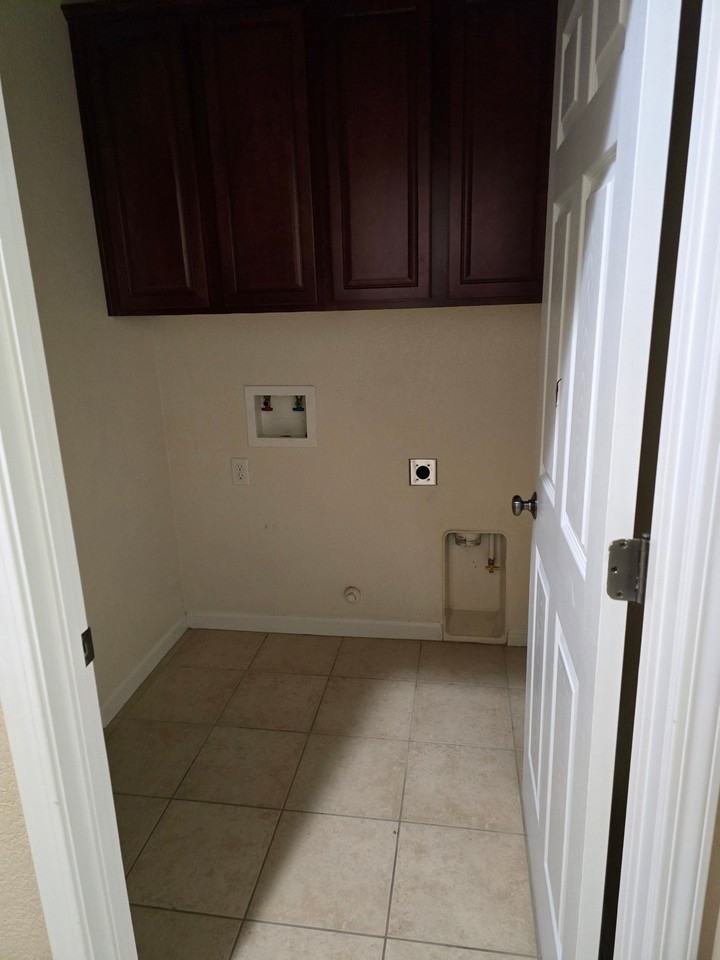 424 Leighton Ct - Photo 7 of 16