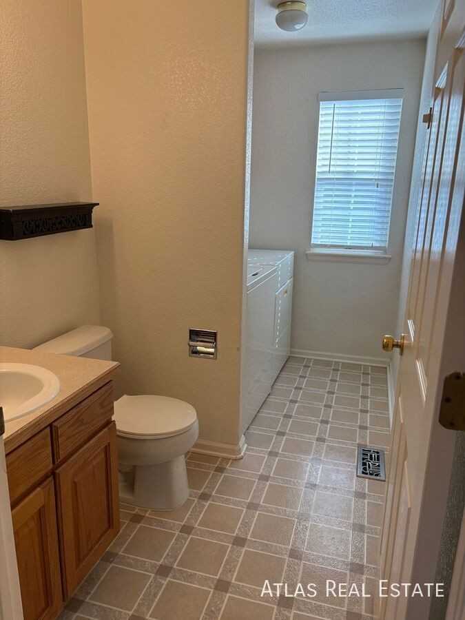 1071 Thornbury Pl - Photo 2 of 24