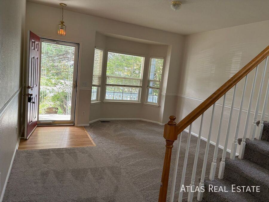 1071 Thornbury Pl - Photo 3 of 24