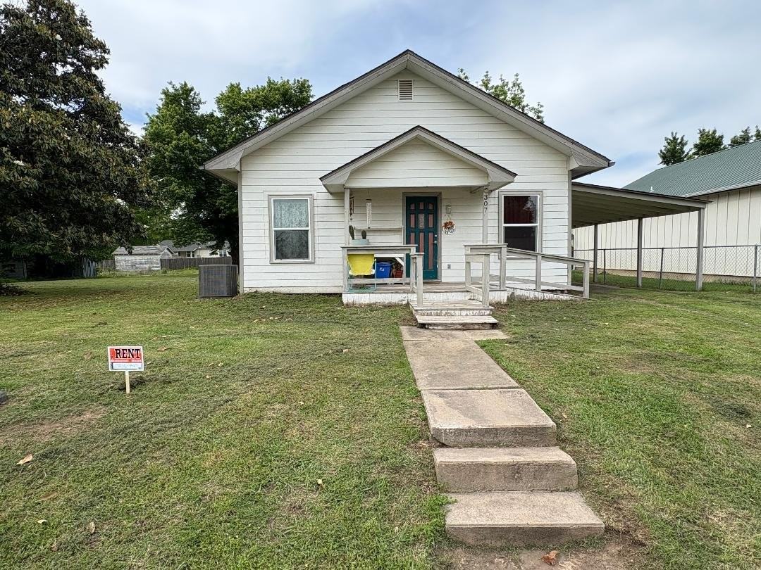 307 E 3rd St - Photo 2 of 16