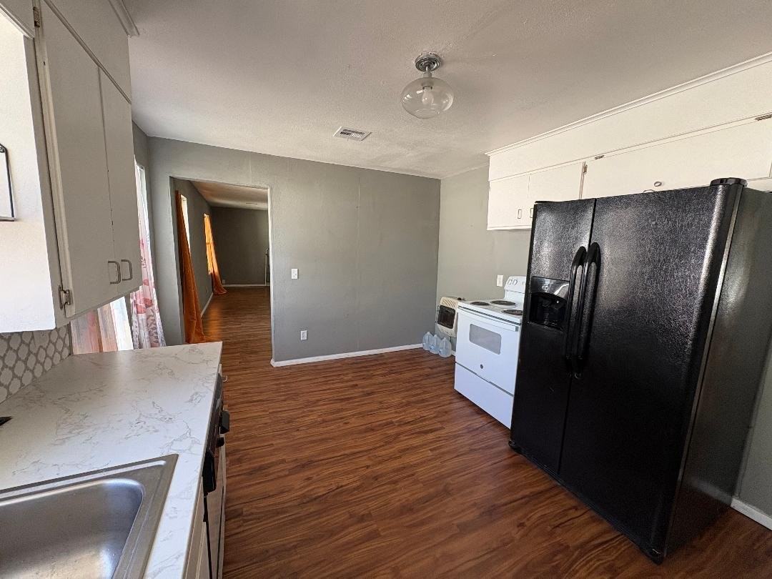 307 E 3rd St - Photo 5 of 16