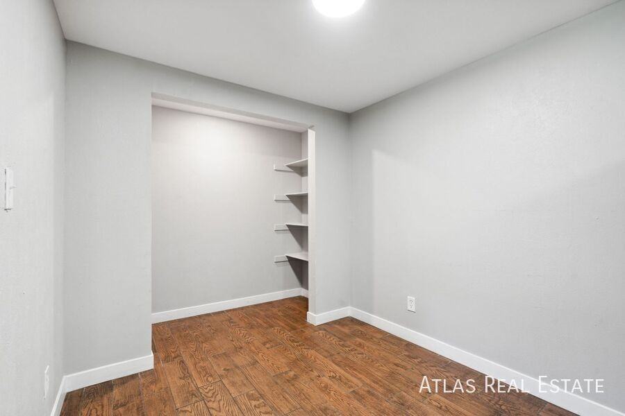 1705 30th St #301 - Photo 3 of 23