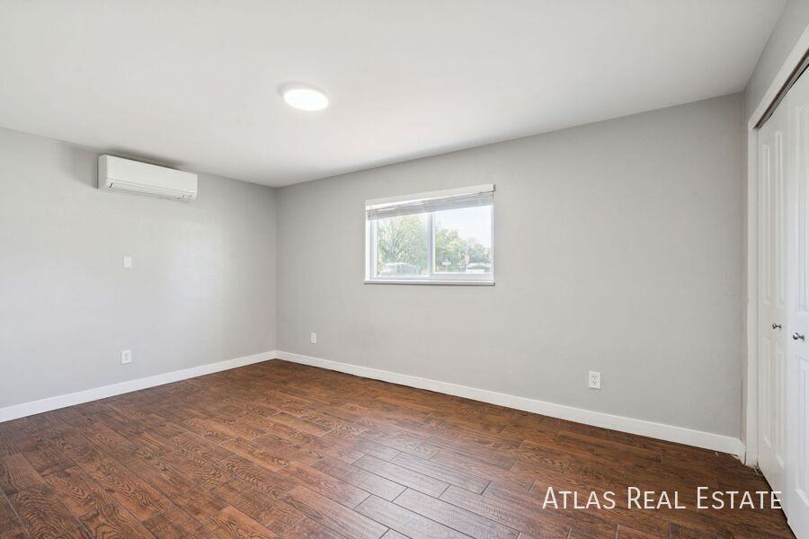 1705 30th St #301 - Photo 7 of 23