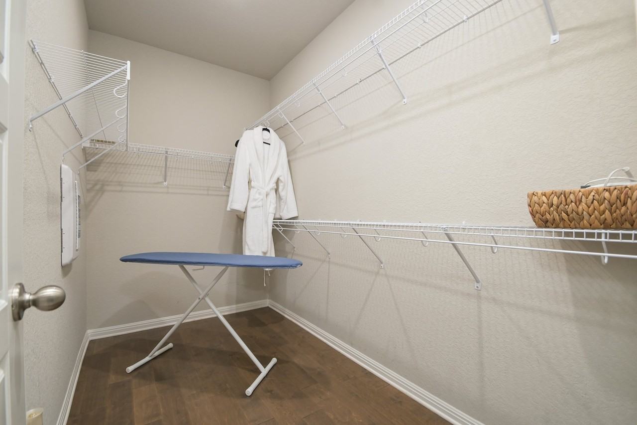 2411 Verona Way - Photo 2 of 20