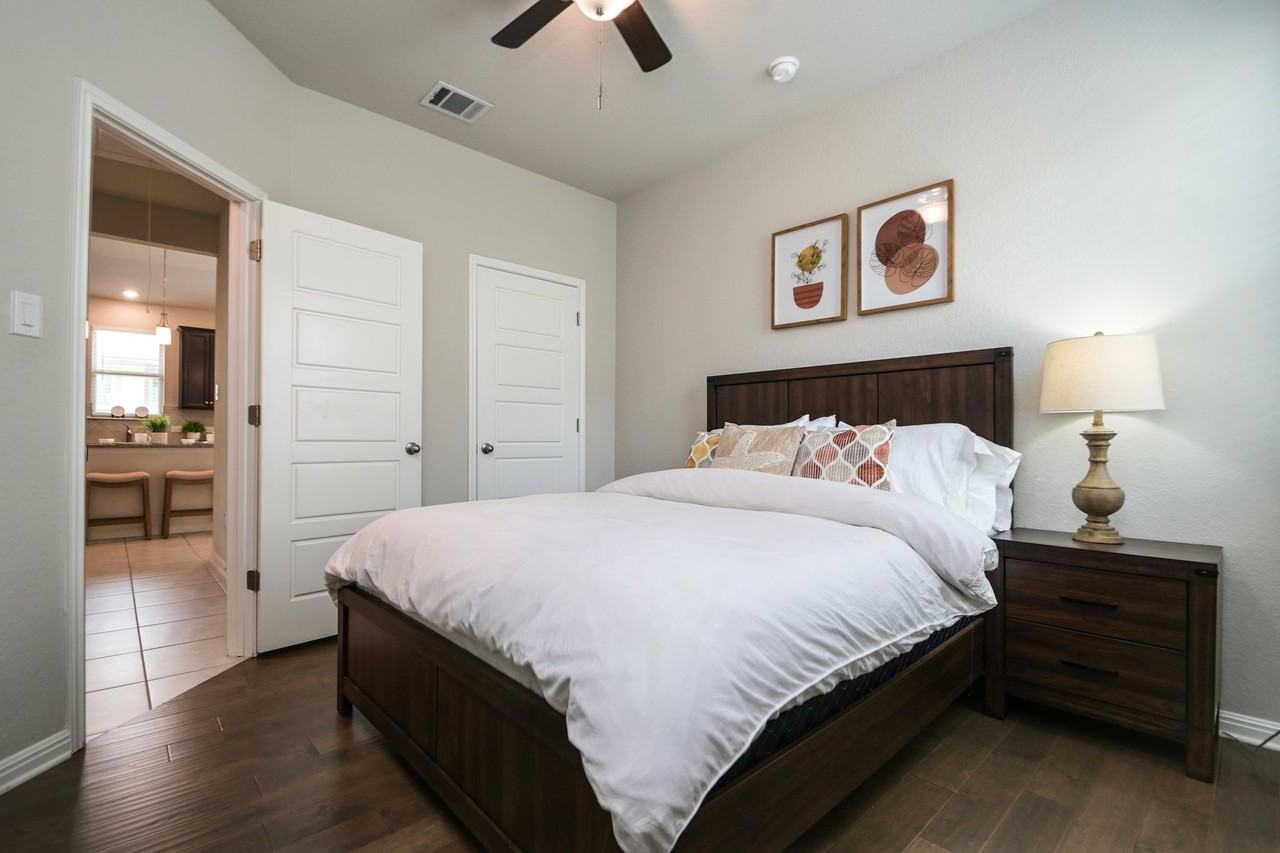 2411 Verona Way - Photo 3 of 20