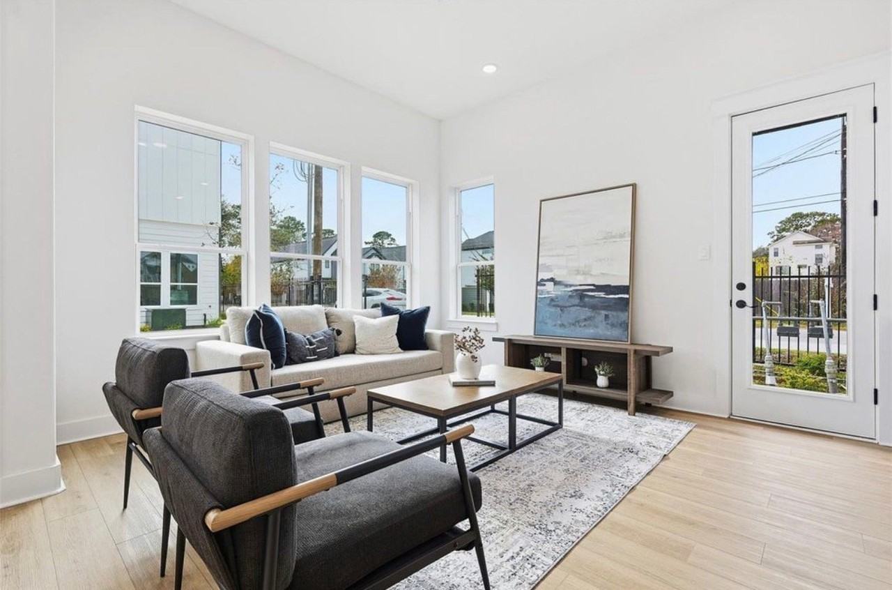 8914 Sunshine Laverne Ln. - Photo 2 of 20