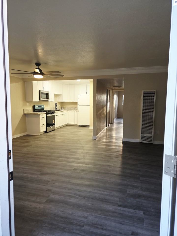 5917 Streamview Dr #2 - Photo 5 of 19