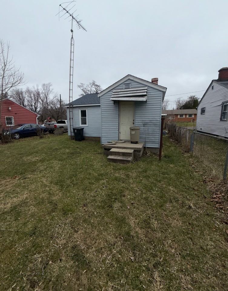 246 E York Ave - Photo 4 of 20