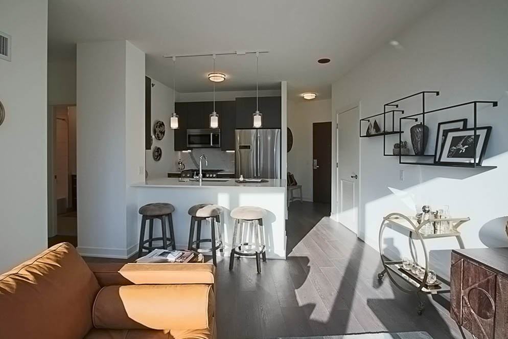 429 N Park Dr - Photo 2 of 9
