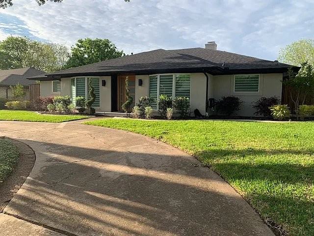 2724 Mollimar Dr - Photo 2 of 20