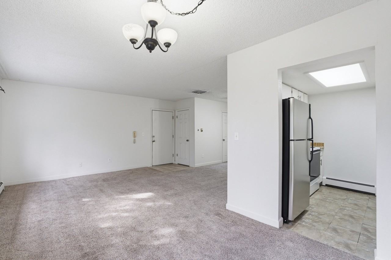 1140 Walnut Ave #17 - Photo 4 of 18