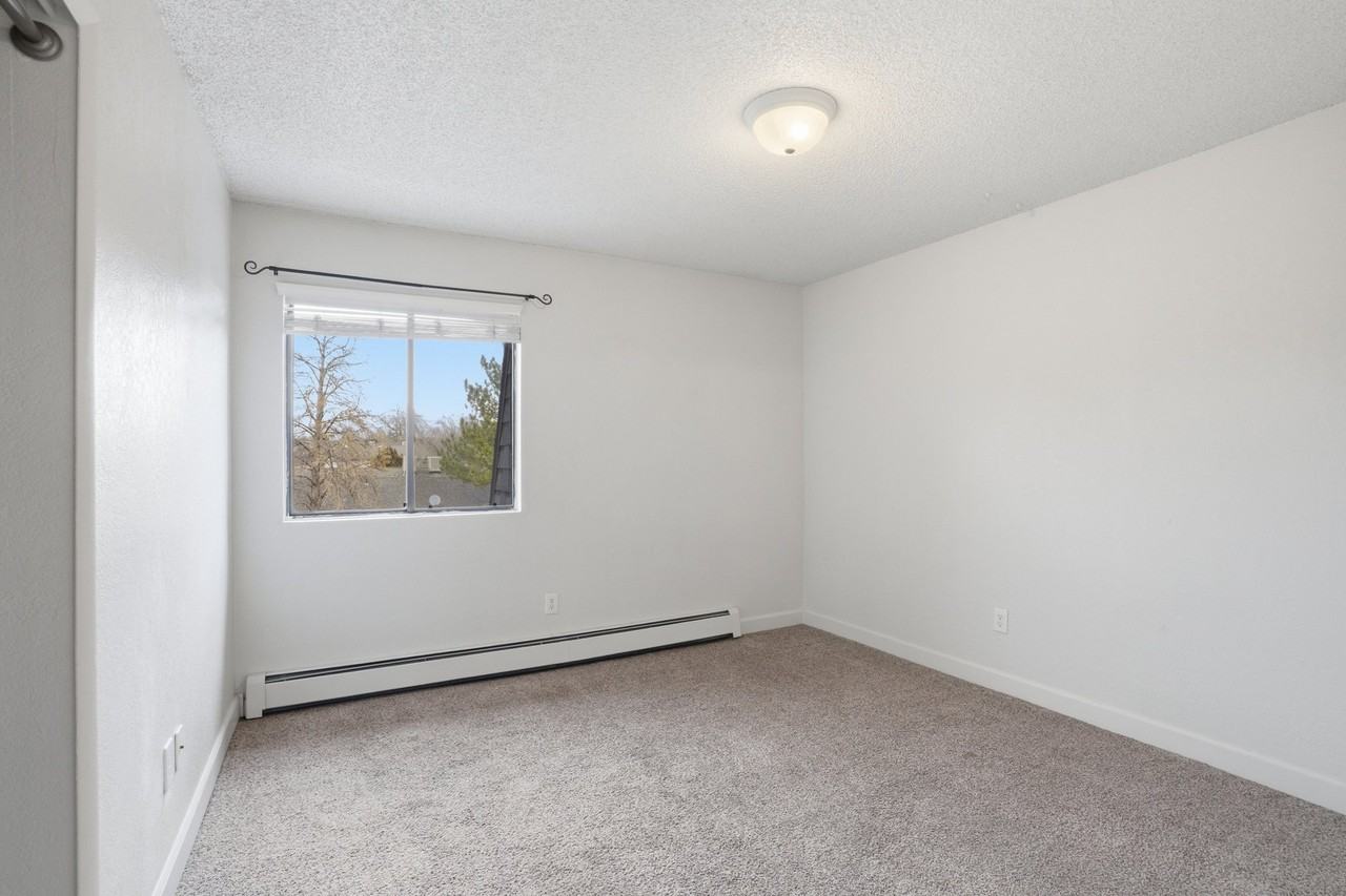 1140 Walnut Ave #17 - Photo 6 of 18