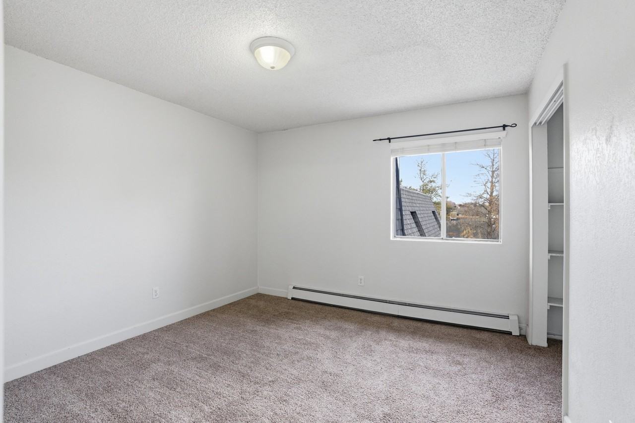 1140 Walnut Ave #17 - Photo 7 of 18