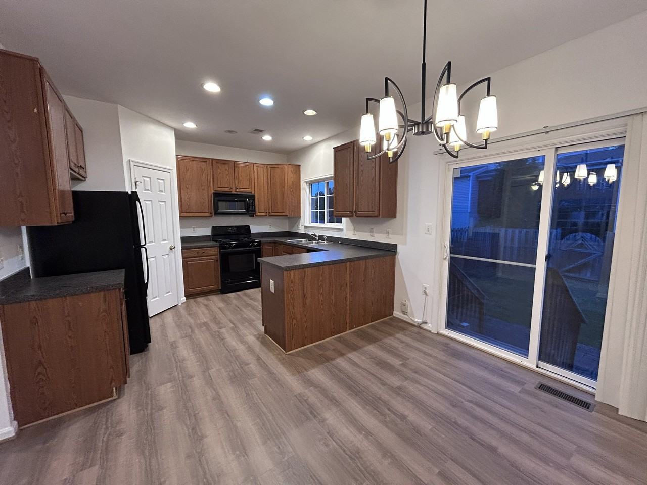 1057 Lake Pelham Dr - Photo 2 of 20