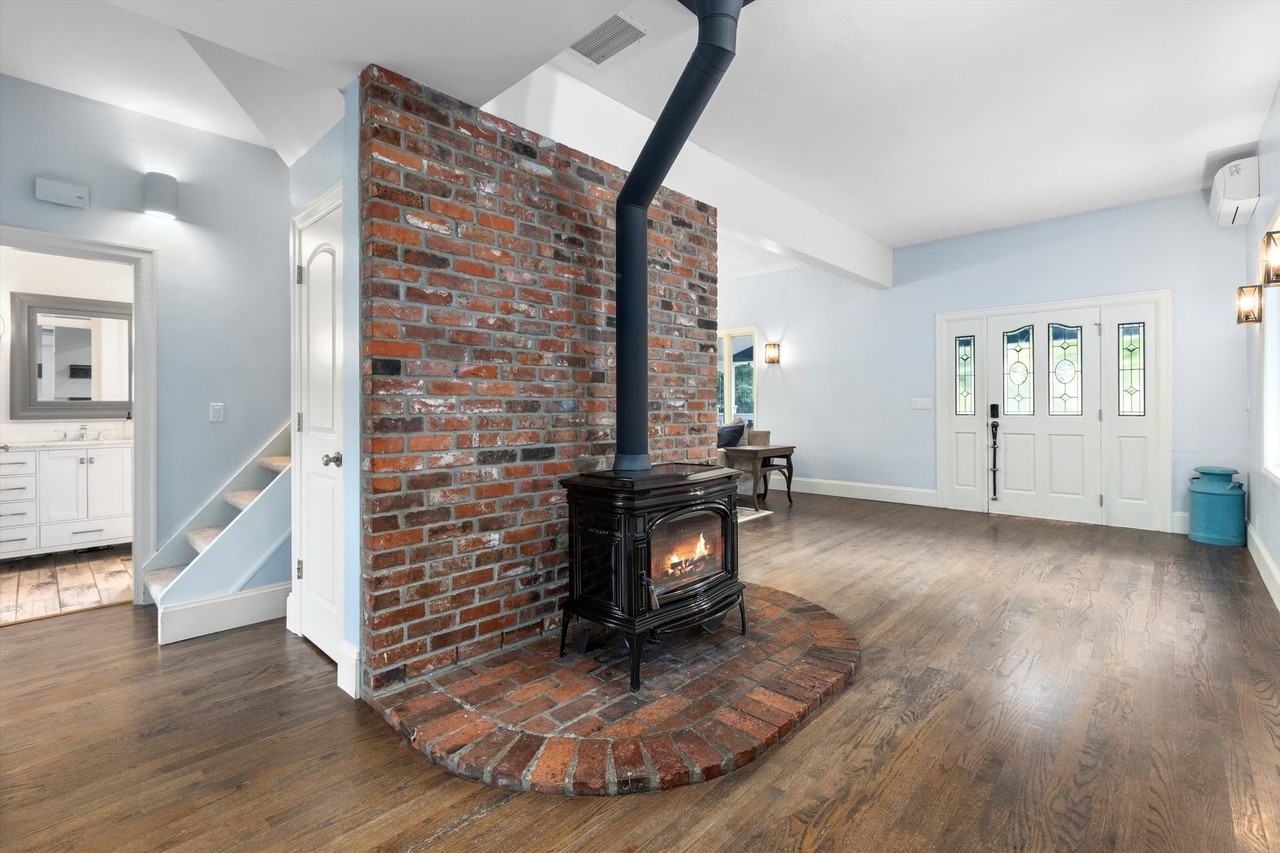 18804 Ne 106th St - Photo 2 of 18