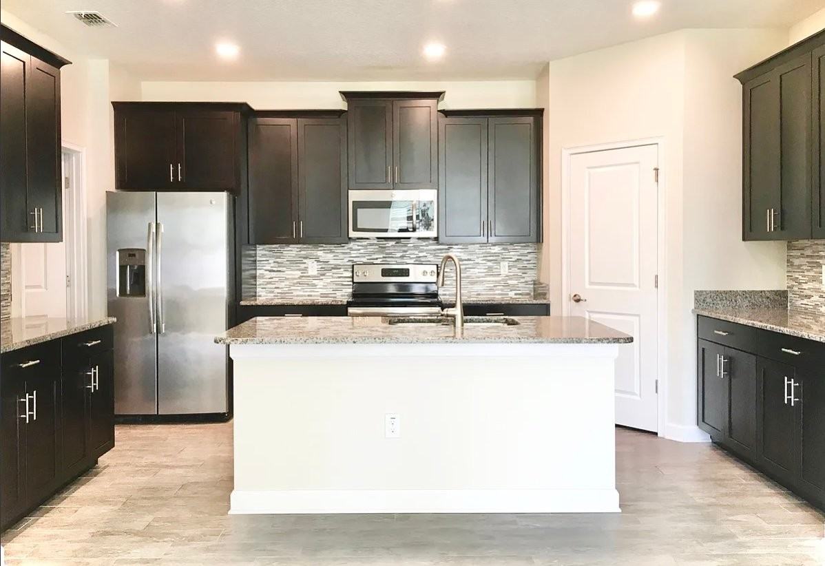 4624 Fairy Tale Cir - Photo 3 of 13