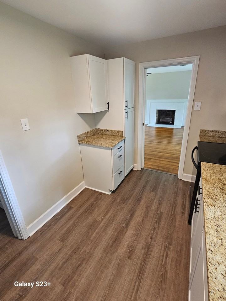 1708 Clarkson Ave - Photo 5 of 16