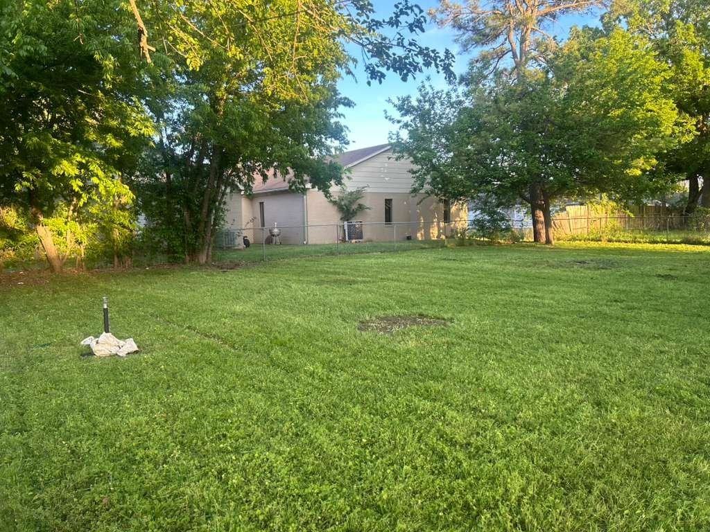 426 N Clements St - Photo 5 of 13