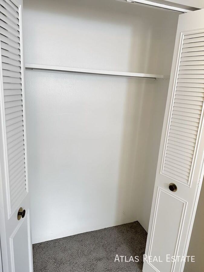 459 El Paso Blvd #B - Photo 5 of 23