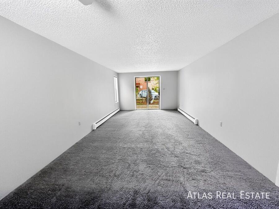 459 El Paso Blvd #B - Photo 6 of 23