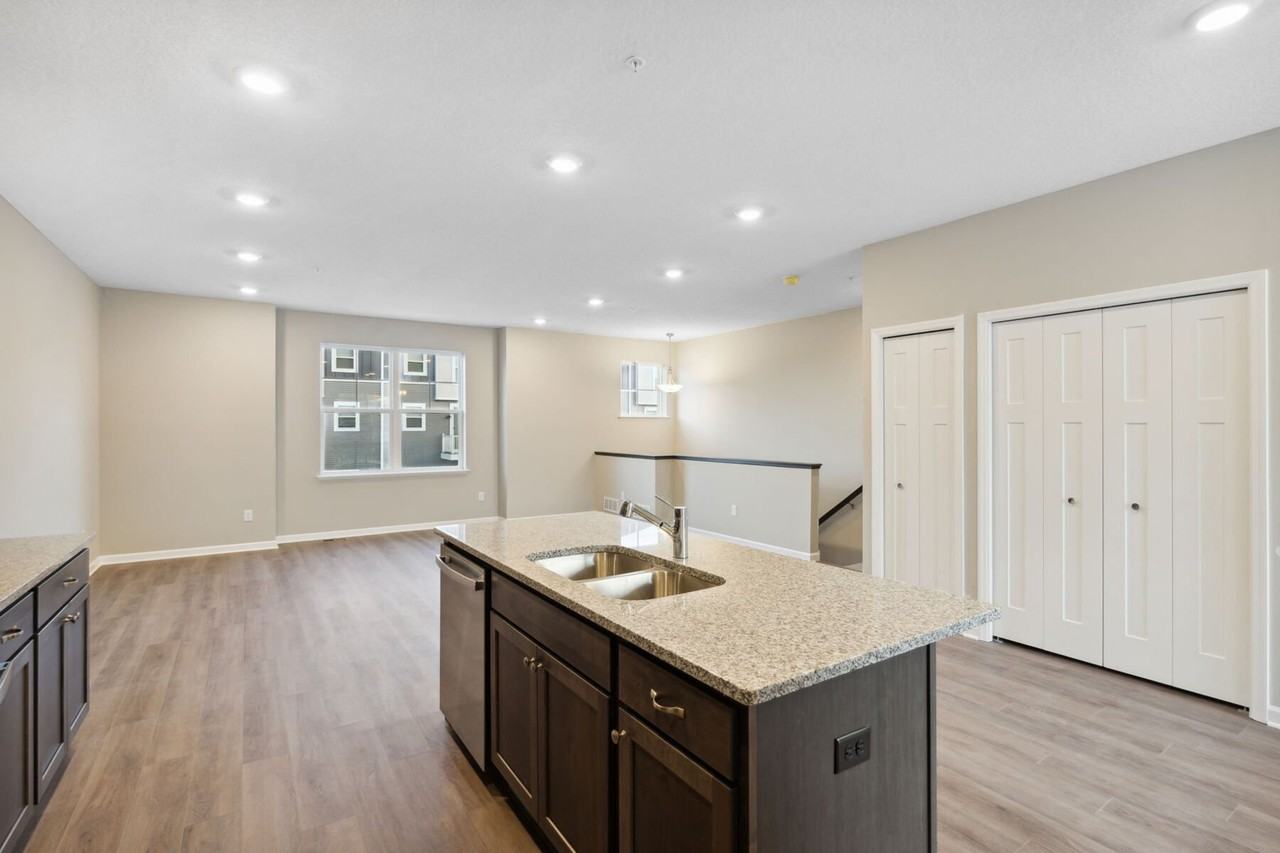 13647 Marsh View Trl - Photo 3 of 20