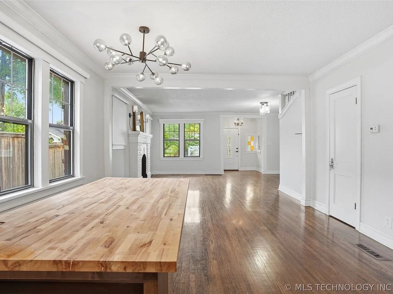 1623 S Victor Ave - Photo 4 of 13