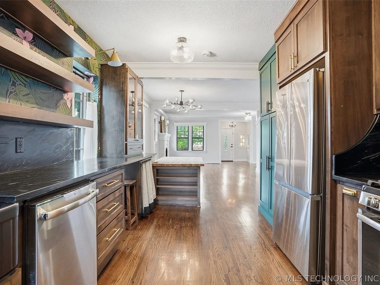 1623 S Victor Ave - Photo 7 of 13