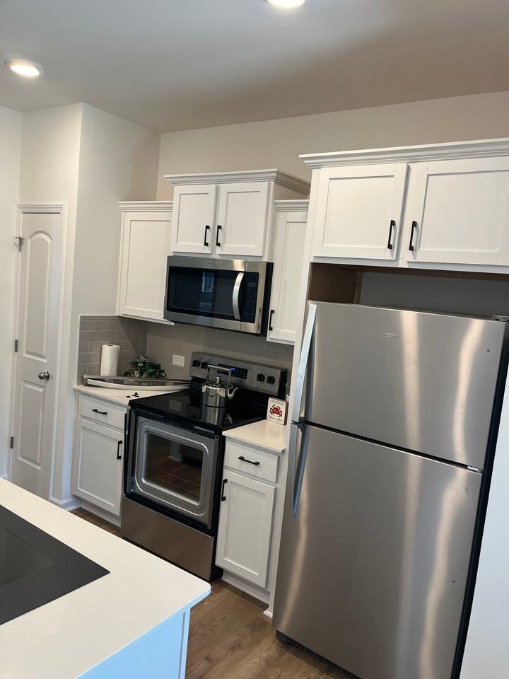 230 Banbury Ln - Photo 2 of 20