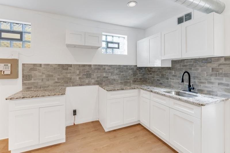 308 W Queen Ln - Photo 2 of 15