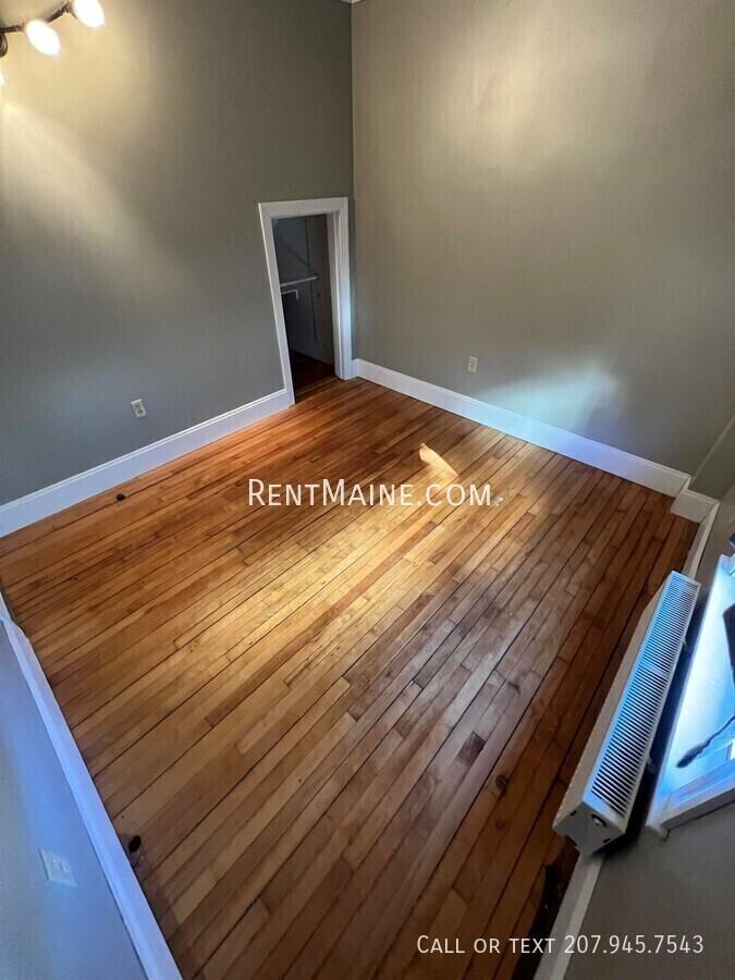 88 Otis St - Photo 3 of 11