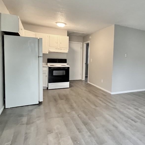 428 S Chanute St #2