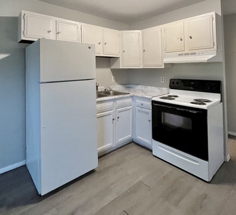 428 S Chanute St #2 - Photo 2 of 9