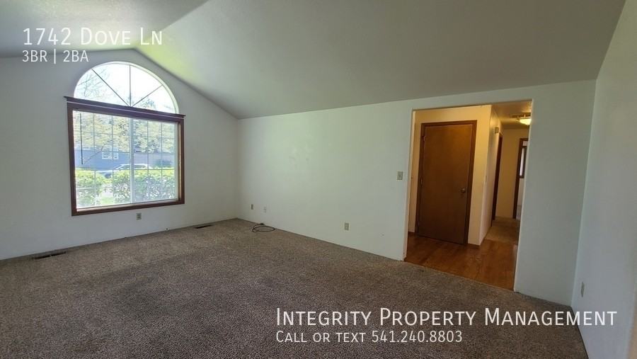 1742 Dove Ln - Photo 5 of 23