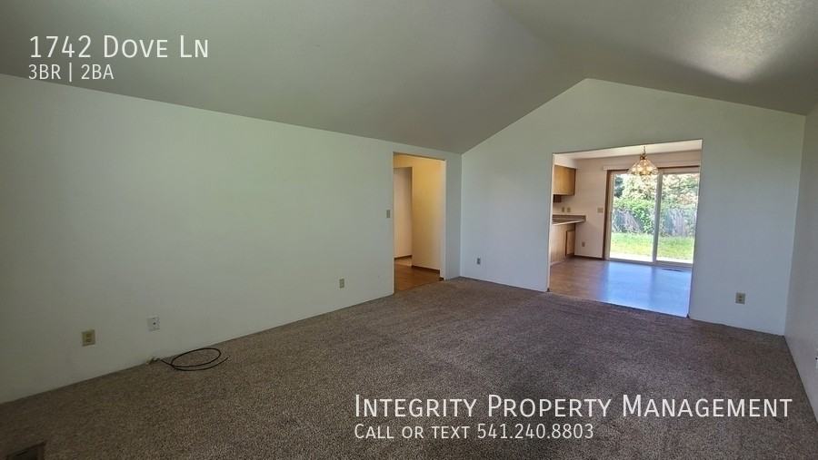 1742 Dove Ln - Photo 6 of 23