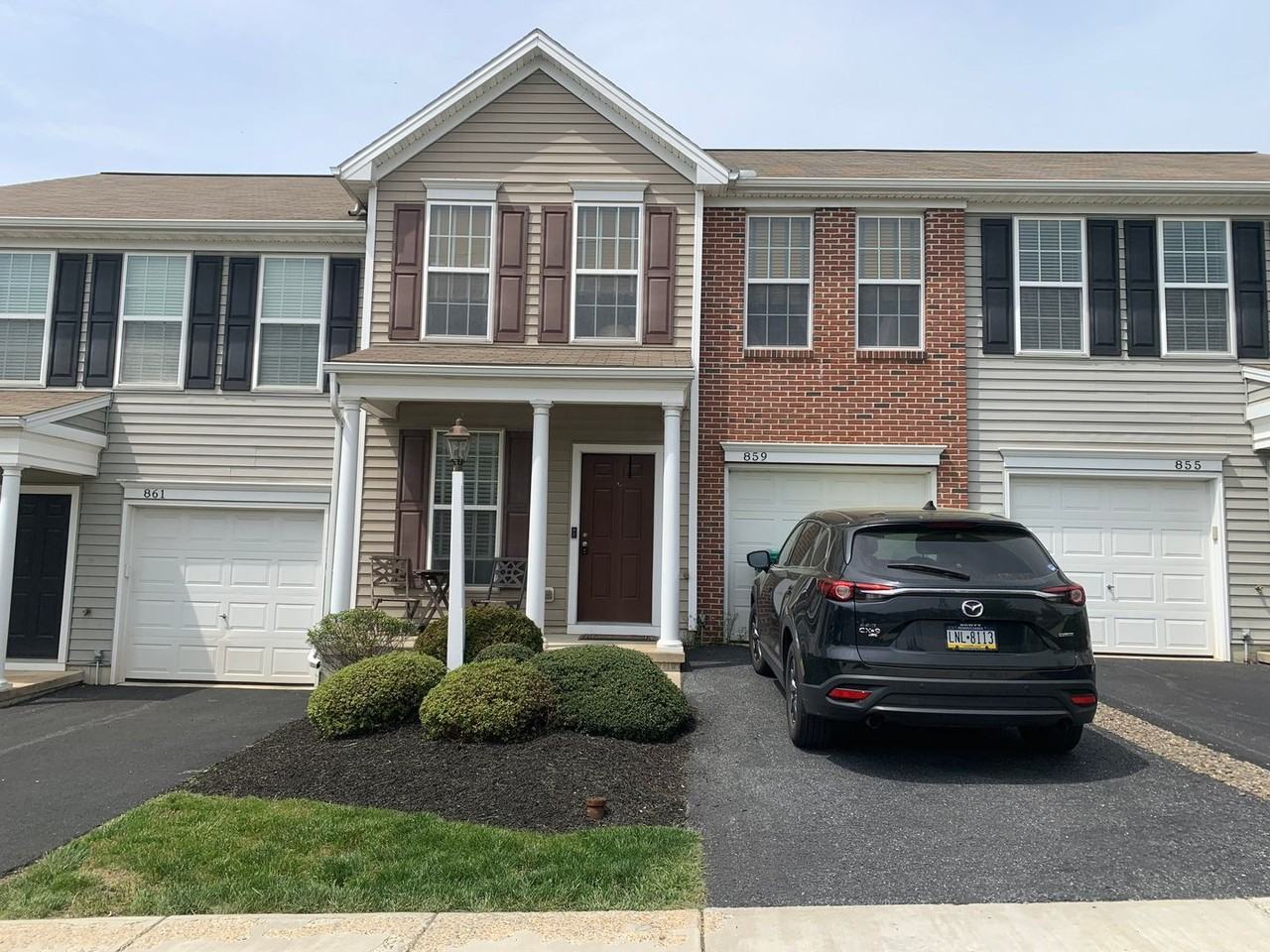 859 Fawn Ln