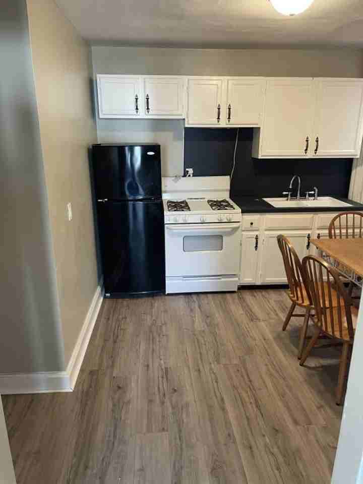 142 S Hanover St #2 - Photo 4 of 9