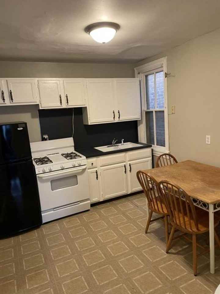 142 S Hanover St #2 - Photo 5 of 9