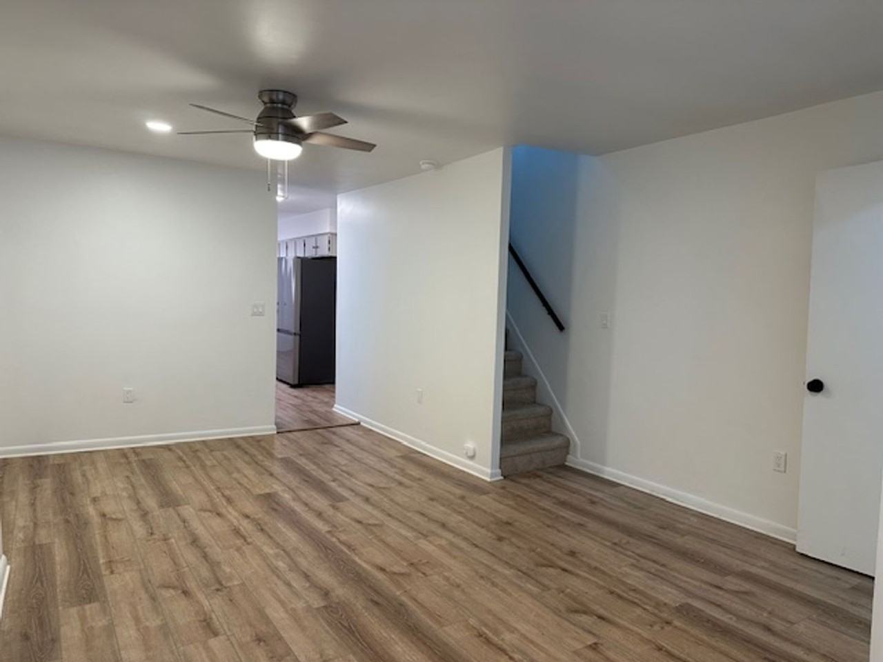 137 Hoerner St - Photo 2 of 14