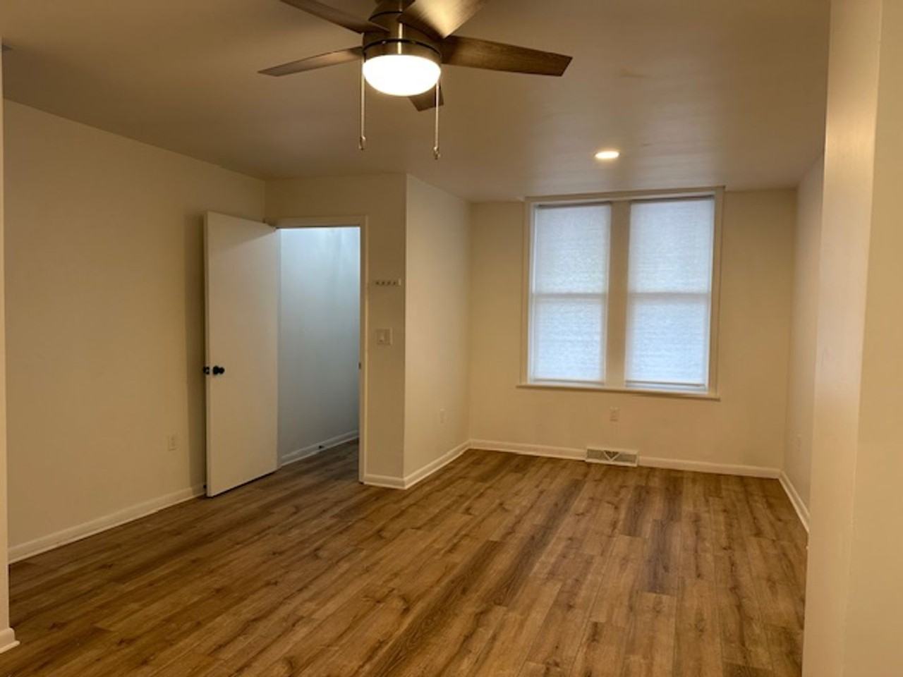 137 Hoerner St - Photo 3 of 14