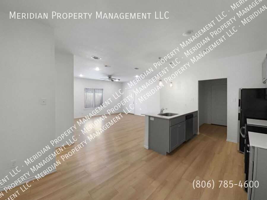5502 Itasca St #A - Photo 4 of 31