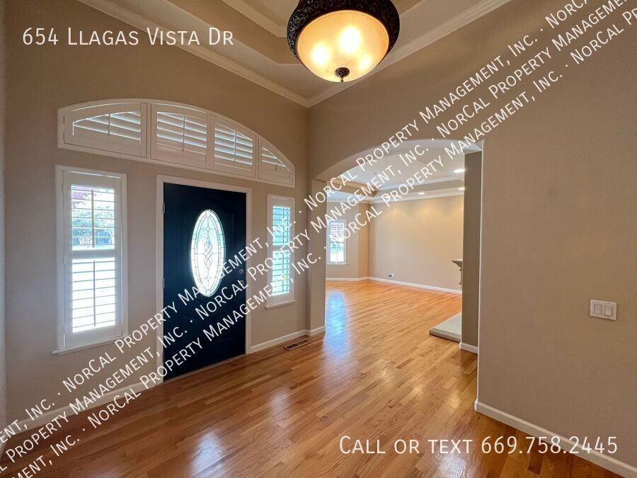 654 Llagas Vista Dr - Photo 7 of 50